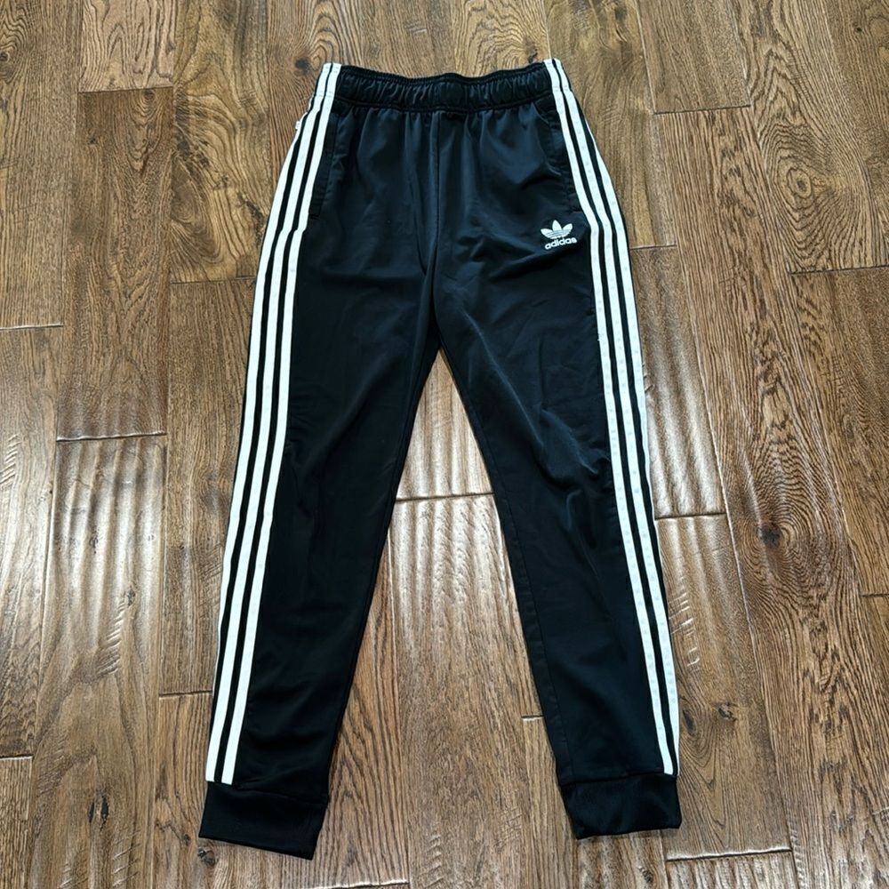 Girls Adidas joggers. Black. Sz L
